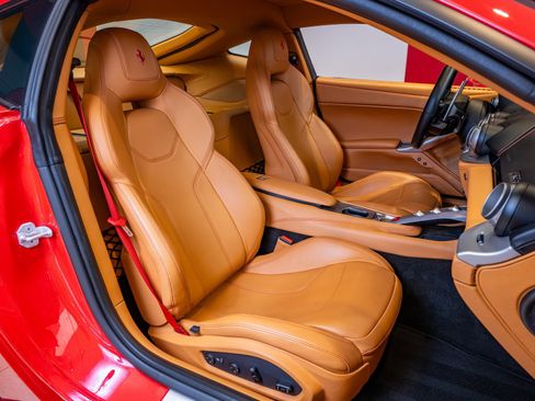 Used 2015 Ferrari F12 Berlinetta image 19