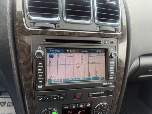 Used 2011 GMC Acadia Denali image 14