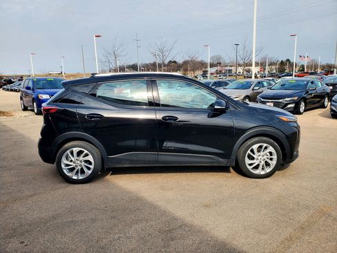 Used 2023 Chevrolet Bolt EUV LT image 4