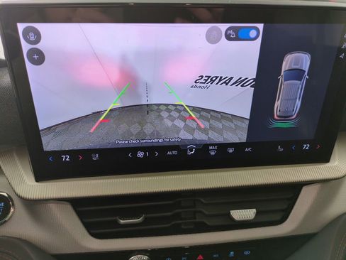 Used 2025 Ford Explorer Active w/ Active Comfort Package image 23