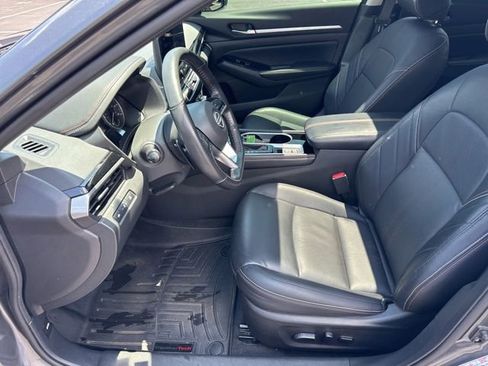 Used 2024 Nissan Altima 2.5 SR w/ SR Premium Package AWD/4WD image 12