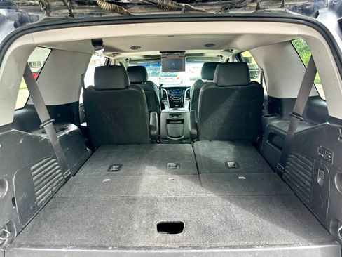 Used 2019 Cadillac Escalade Premium Luxury w/ Escalade Sport Edition AWD/4WD image 20