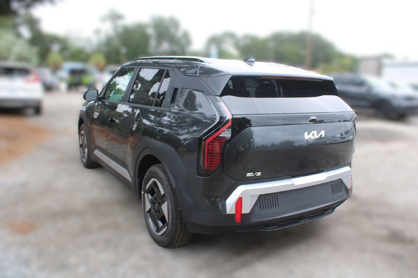 New 2027 Kia EV3 Wind FWD image 10