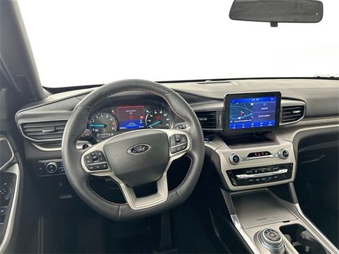 Used 2022 Ford Explorer Timberline image 3