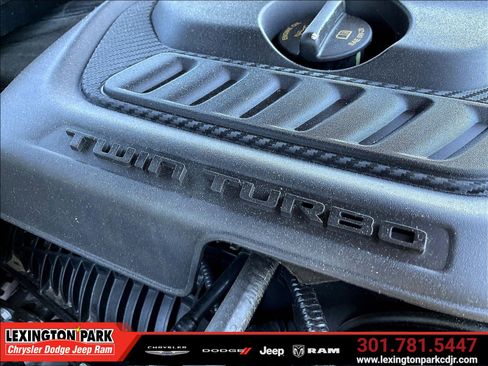 Used 2024 Jeep Wagoneer L Series II w/ Flexible Seating Group AWD/4WD image 32