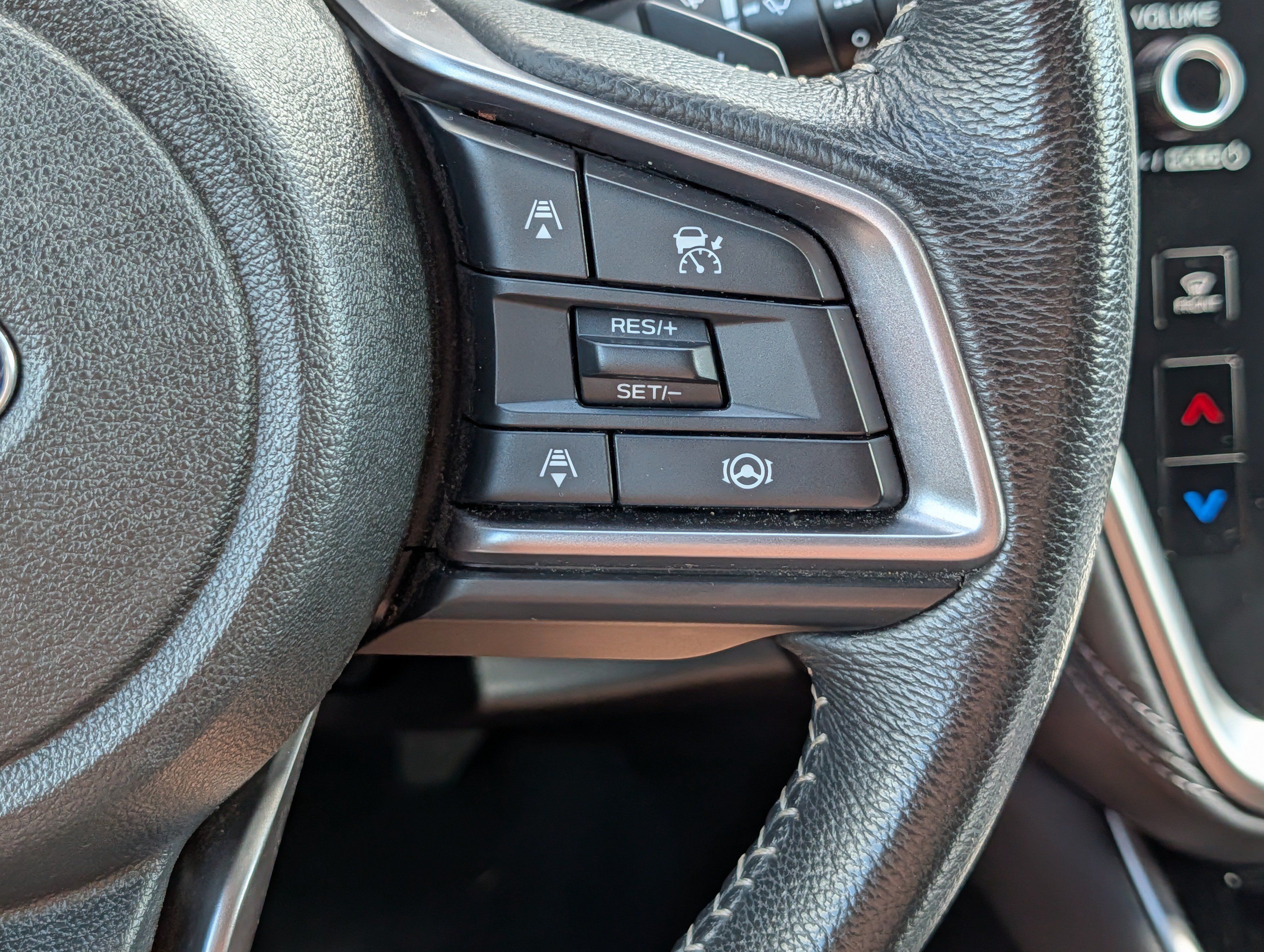 Used 2025 Subaru Outback Premium AWD/4WD image 30