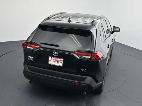 Used 2025 Toyota RAV4 XLE AWD/4WD image 28