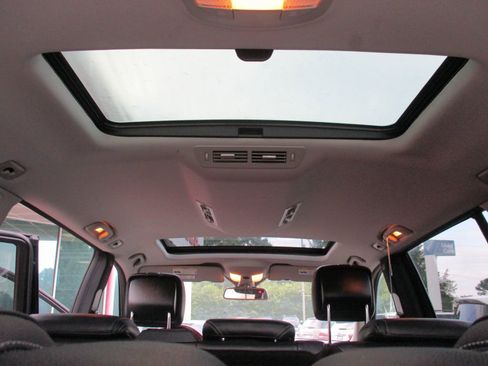 Used 2012 Mercedes-Benz GL 550 4MATIC image 19