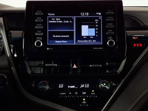 Used 2024 Toyota Camry SE image 11