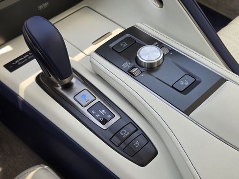 Used 2024 Lexus LC 500 Coupe RWD image 18