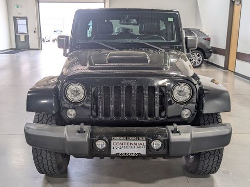 Used 2017 Jeep Wrangler Unlimited Sahara AWD/4WD image 8