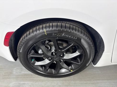 New 2027 Chrysler Pacifica Select FWD image 10