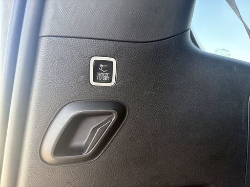 Used 2024 Jeep Wagoneer Series II AWD/4WD image 18