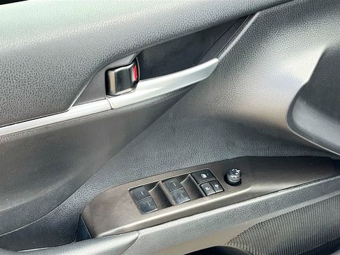 Used 2024 Toyota Camry SE w/ Convenience Package image 12