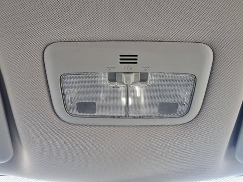 Used 2017 Toyota Corolla SE w/ Carpet Mat Package (TMS) FWD image 29