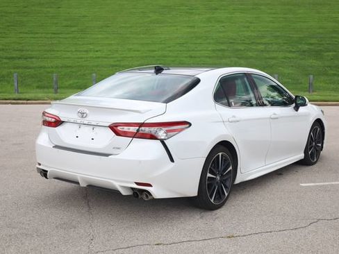 Used 2019 Toyota Camry XSE w/ Driver Assist Package FWD image 4