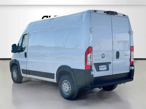 Used 2023 RAM ProMaster 2500 w/ Driver Convenience Group image 5