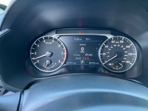 Used 2025 Nissan Altima 2.5 SV FWD image 40