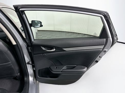 Used 2016 Honda Civic Touring image 29