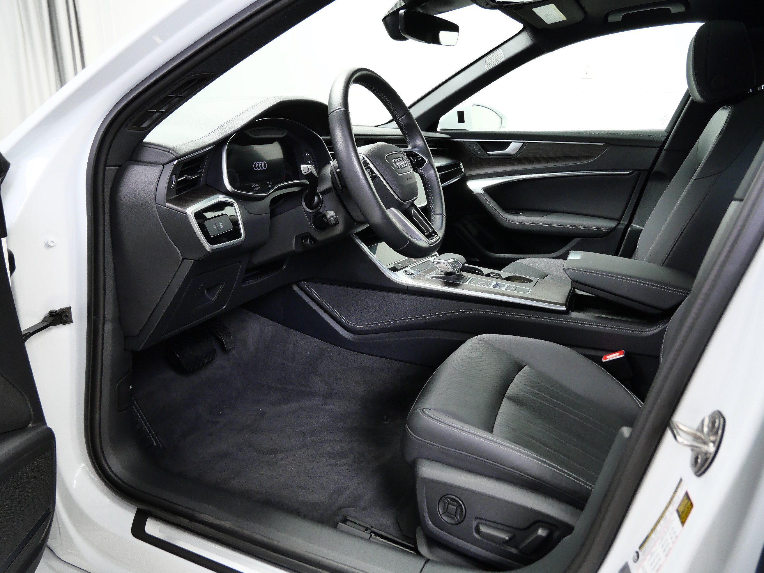 Used 2023 Audi A6 Premium Plus w/ Premium Plus Package AWD/4WD image 14