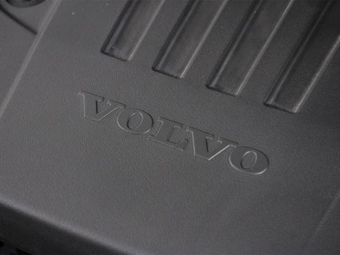 Certified 2025 Volvo XC60 B5 Core image 25