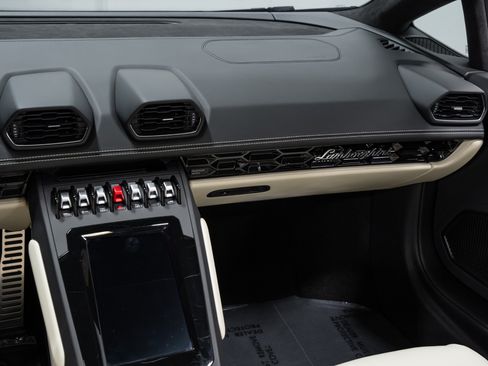 Used 2024 Lamborghini Huracan EVO AWD/4WD image 60