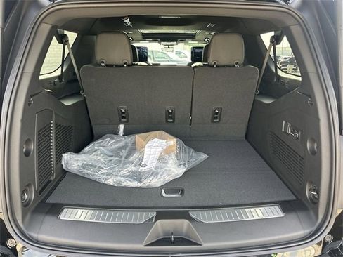 New 2026 GMC Yukon XL Denali w/ Denali Reserve Package image 30