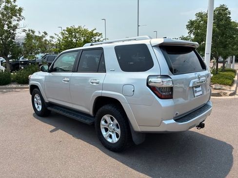 Used 2017 Toyota 4Runner SR5 AWD/4WD image 4