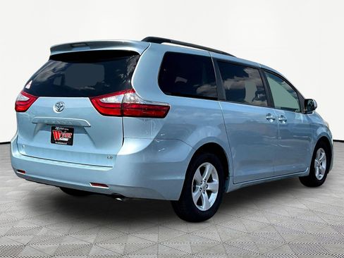Used 2015 Toyota Sienna LE FWD image 6