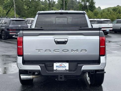 Used 2024 Toyota Tacoma Limited w/ Limited Package (LT) AWD/4WD image 28