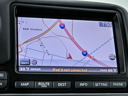 Used 2010 Nissan GT-R Premium image 30