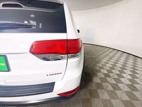 Used 2018 Jeep Grand Cherokee Laredo image 27