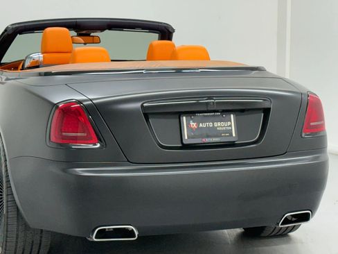 Used 2017 Rolls-Royce Dawn RWD image 36