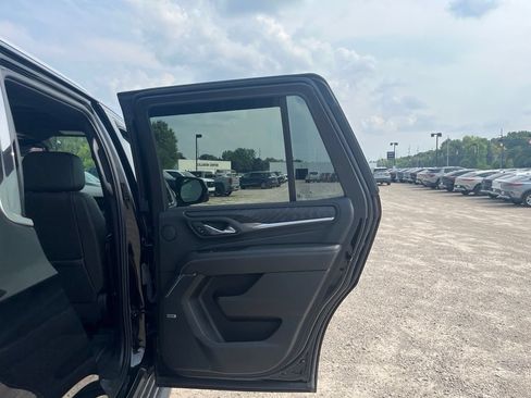 Used 2023 GMC Yukon Denali AWD/4WD image 33