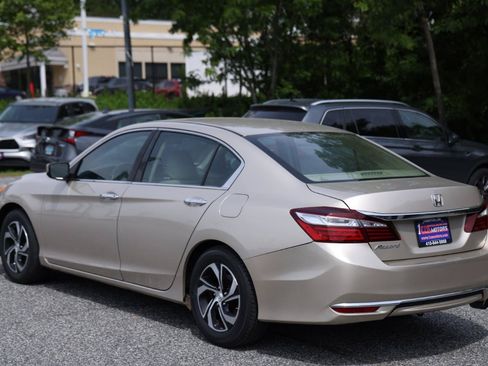 Used 2017 Honda Accord LX image 6