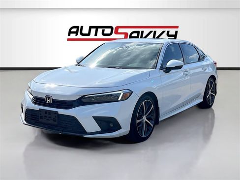 Used 2024 Honda Civic Touring image 3