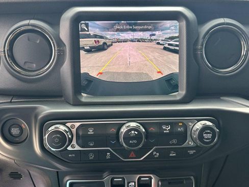 Used 2022 Jeep Gladiator Overland AWD/4WD image 29