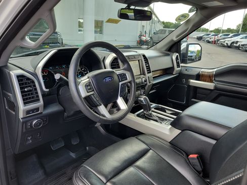 Used 2018 Ford F150 Lariat w/ Equipment Group 502A Luxury AWD/4WD image 17