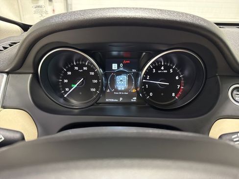 Used 2019 Land Rover Discovery Sport HSE image 25