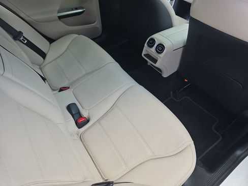 Used 2023 Mercedes-Benz C 300 Sedan image 12
