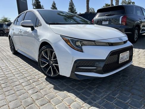 Used 2020 Toyota Corolla SE image 1