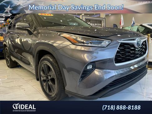 Used 2021 Toyota Highlander XLE AWD/4WD image 1