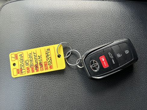 Used 2025 Toyota 4Runner TRD Off-Road Premium image 30