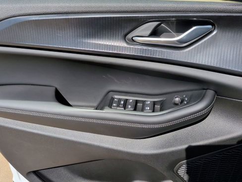 New 2025 Jeep Grand Cherokee L Altitude image 11