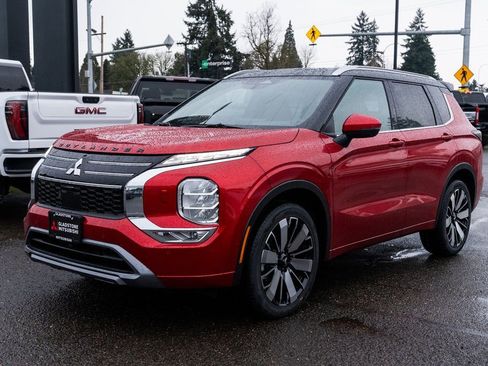 New 2026 Mitsubishi Outlander SEL image 3