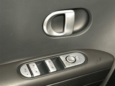 Used 2024 Hyundai Ioniq 5 SEL image 19