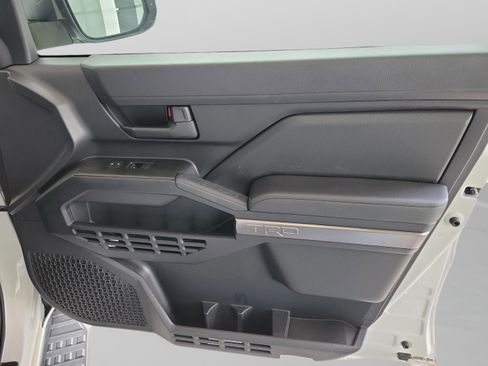 Certified 2025 Toyota 4Runner TRD Off-Road image 10