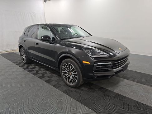 Used 2023 Porsche Cayenne Platinum Edition AWD/4WD image 4