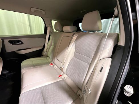 Used 2023 Nissan Rogue SV image 15