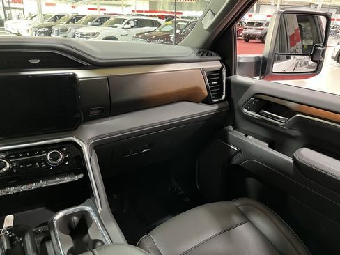 Used 2025 GMC Sierra 3500 Denali w/ Denali Reserve Package image 20